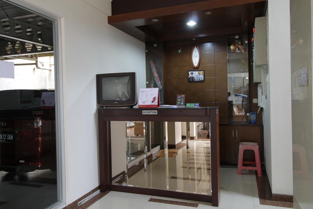 Reddoorz Plus Near Ambassador Mall Cakarta Dış mekan fotoğraf