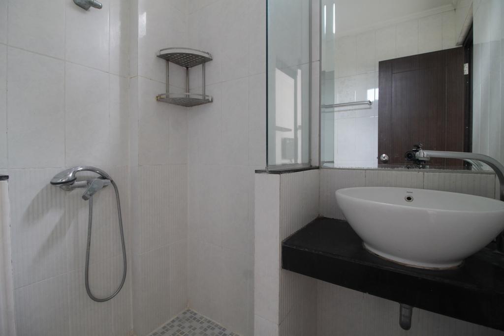 Reddoorz Plus Near Ambassador Mall Cakarta Dış mekan fotoğraf